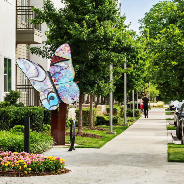 Alexan Henderson is expanding the residential experience into the streetscape by integrating public art, generous sidewalks, on-street parking, and strategic lighting. To learn more about how we redefined the amenity experience at Alexan Henderson visit the link in bio. 

#LDProjects #LandDesign #LandscapeArchitecture #Streetscape #StreetscapeDesign #PublicArt #Dallas #DallasArt